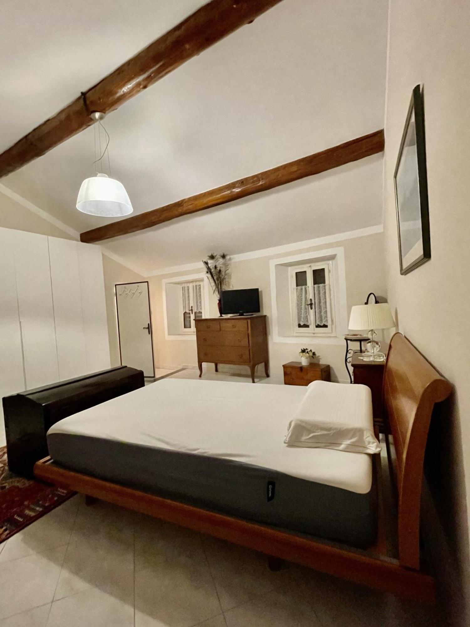 Mazzetti Country House-vita In Campagna Con Giardino