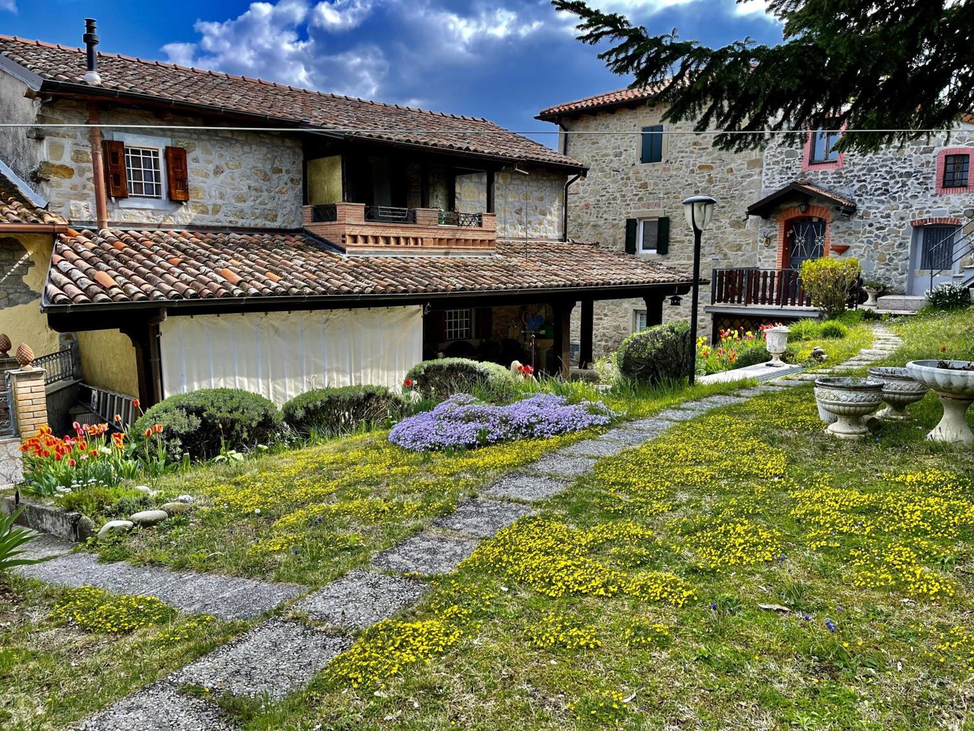 Villa Mazzetti Country House-vita In Campagna Con Giardino Vimignano-Chiesa
