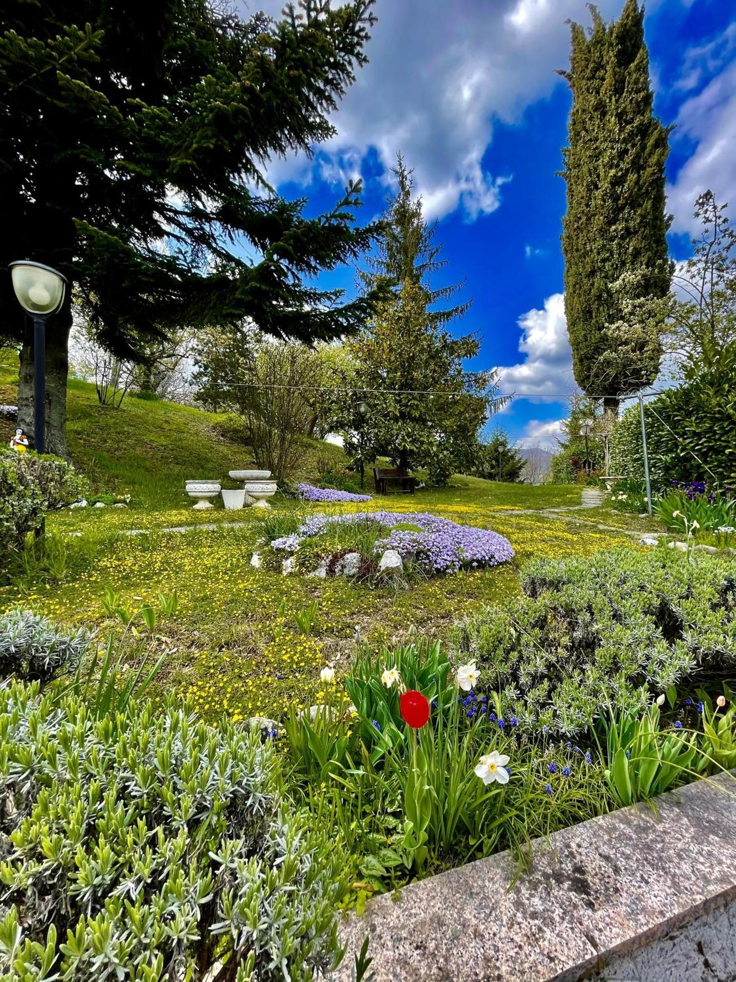 Villa Mazzetti Country House-vita In Campagna Con Giardino