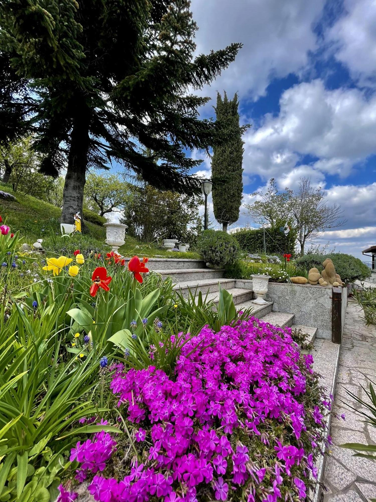 Villa Mazzetti Country House-vita In Campagna Con Giardino